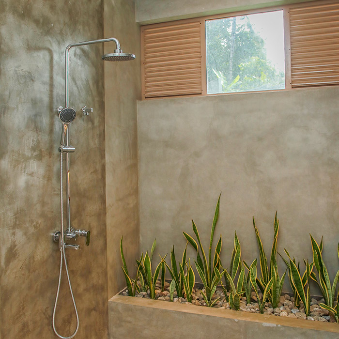 Bathroom of the Lovi Deluxe room at Ona Garden Villa